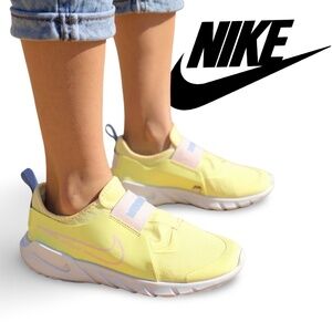 NEW - Nike Flex Runner Yellow Running Shoes Sneakers Athletic Trainers - Sz 4
